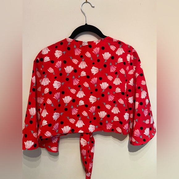 Topshop Floral Cropped Blouse - Picture 2 of 4